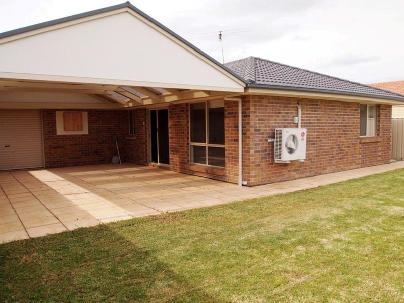 12 Blue Bay Avenue, Aldinga Beach SA 5173