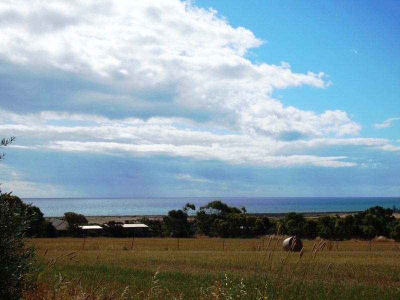 25 Cannes Drive, Sellicks Beach SA 5174