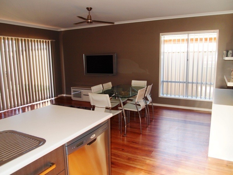 25 Pinkgum Avenue, Aldinga Beach SA 5173