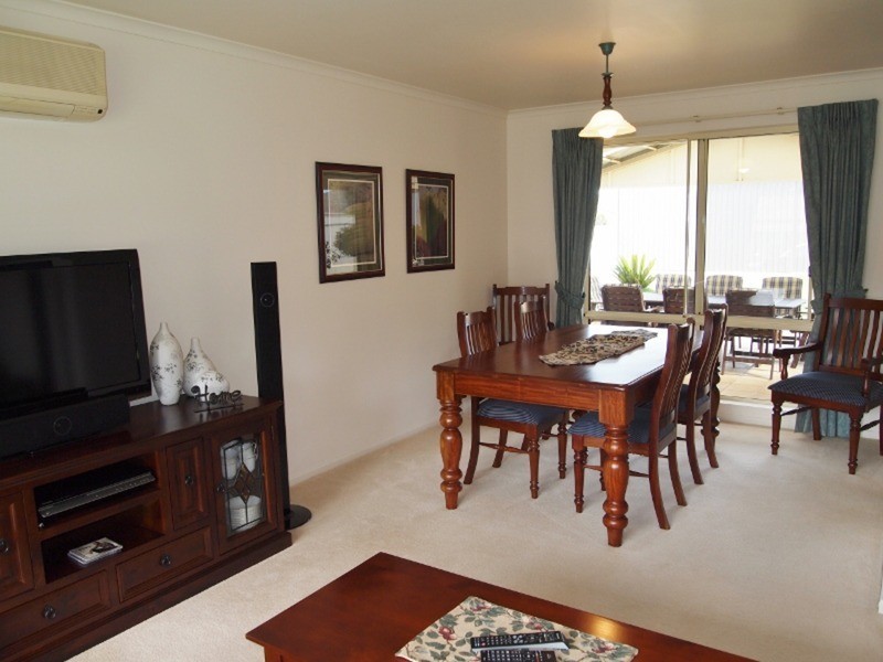 5 Baudin Crescent, Mount Compass SA 5210