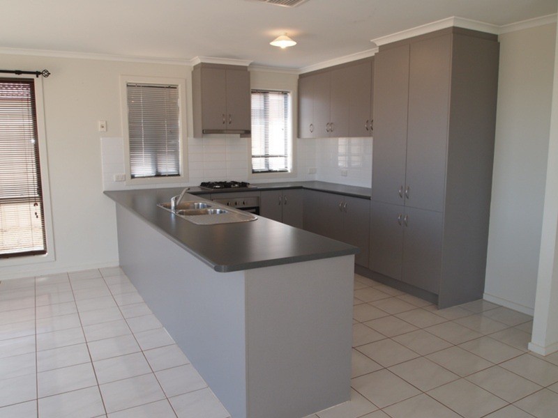 4 Crystal Harmony Court, Sellicks Beach SA 5174