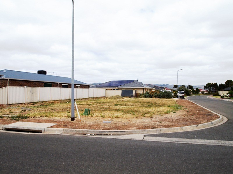 5 Barracoota Crescent, Aldinga Beach SA 5173