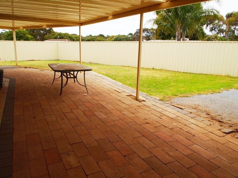 5 Lutana  Court, Morphett Vale SA 5162