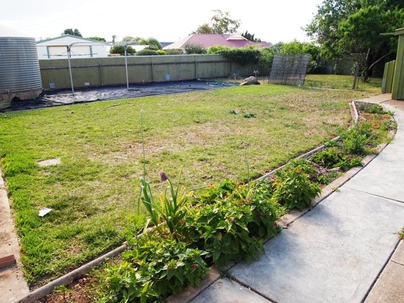 33 Gordon Street, Aldinga Beach SA 5173