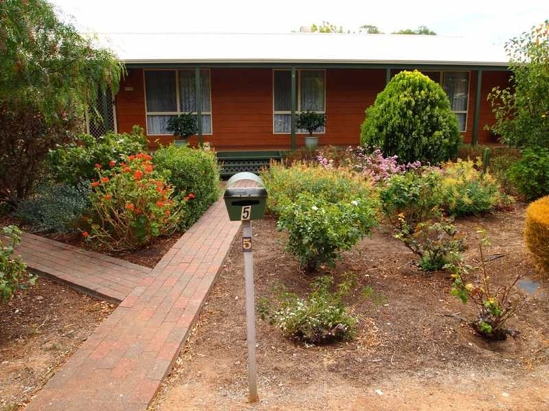 5 Oakley  Crescent, Aldinga Beach SA 5173