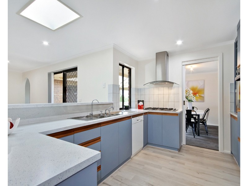 8 Medway Street, Hallett Cove SA 5158