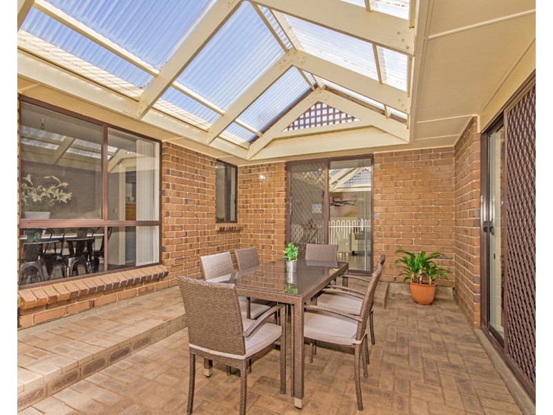 8 Medway Street, Hallett Cove SA 5158