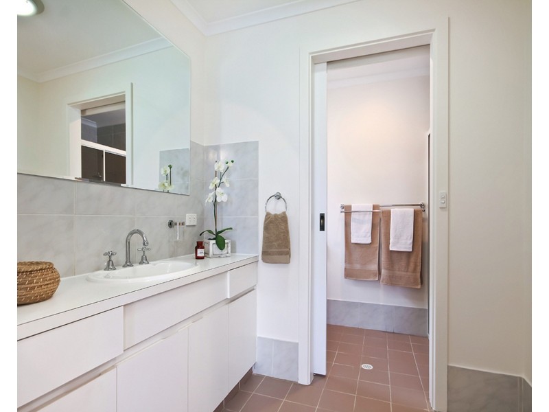 8 Medway Street, Hallett Cove SA 5158