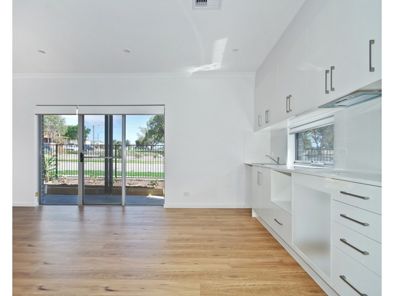 8c Galloway Road, Christies Beach SA 5165