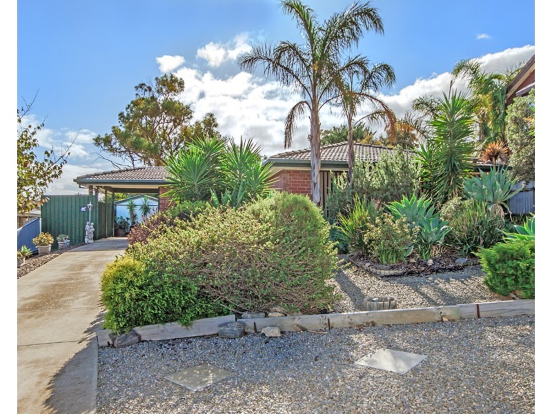 15 Woocalla Street, O’sullivan Beach SA 5166