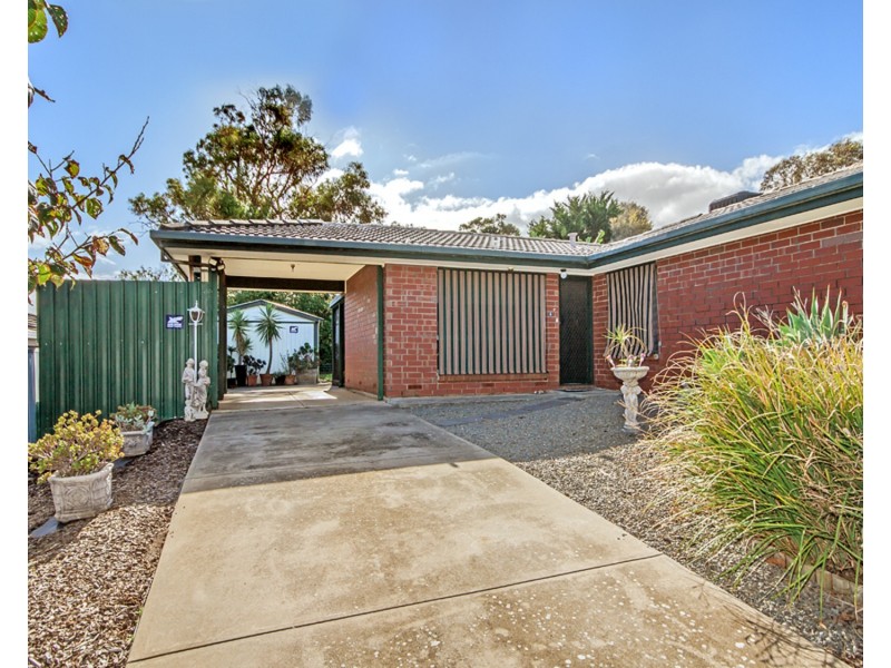 15 Woocalla Street, O’sullivan Beach SA 5166