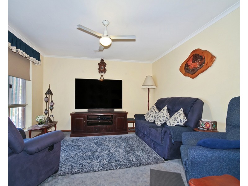 15 Woocalla Street, O’sullivan Beach SA 5166