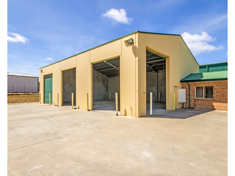 7 Hull Court, Lonsdale SA 5160