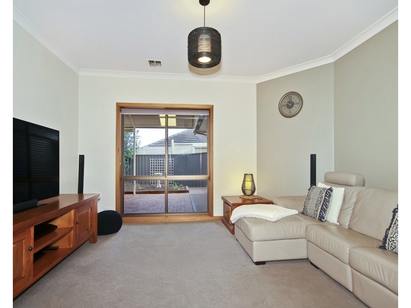 22 Elberry Close, Moana SA 5169