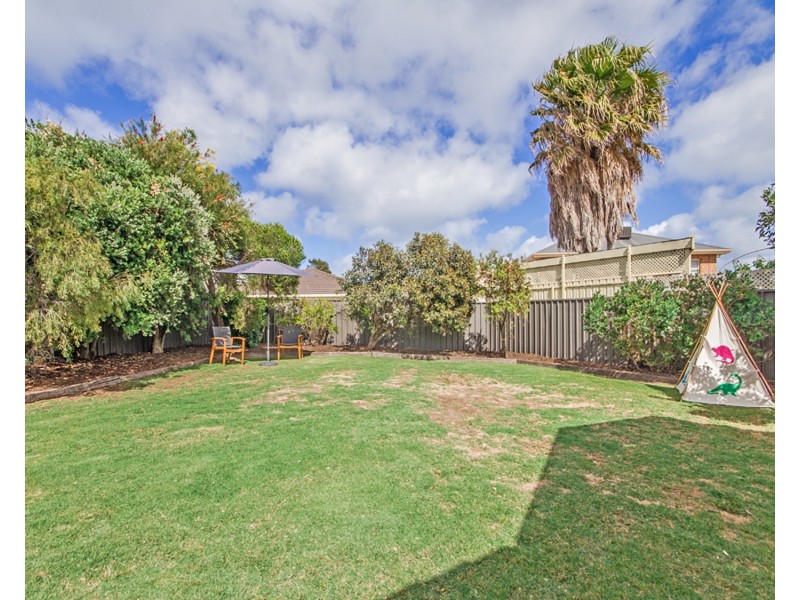 22 Elberry Close, Moana SA 5169