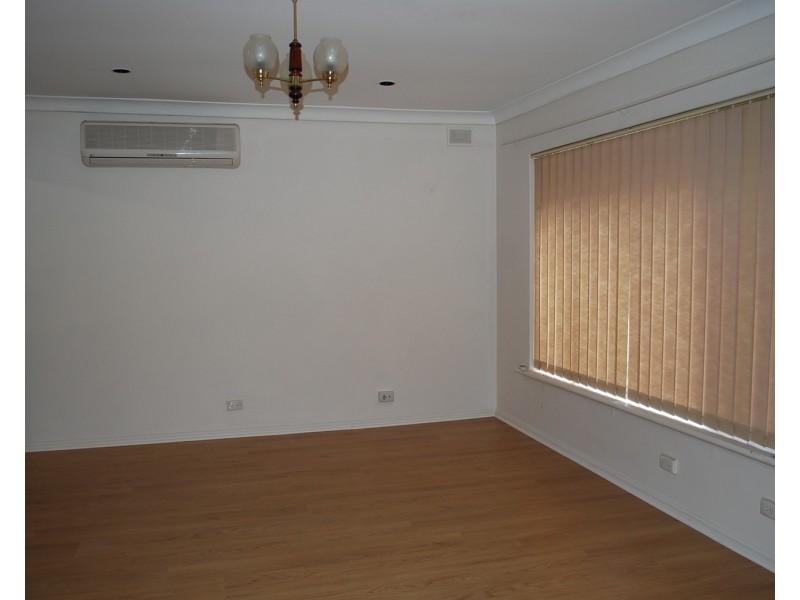 16 Carbenet Drive, Hackham SA 5163