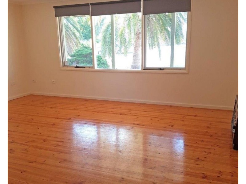 25 Hagen Crescent, Hackham West SA 5163