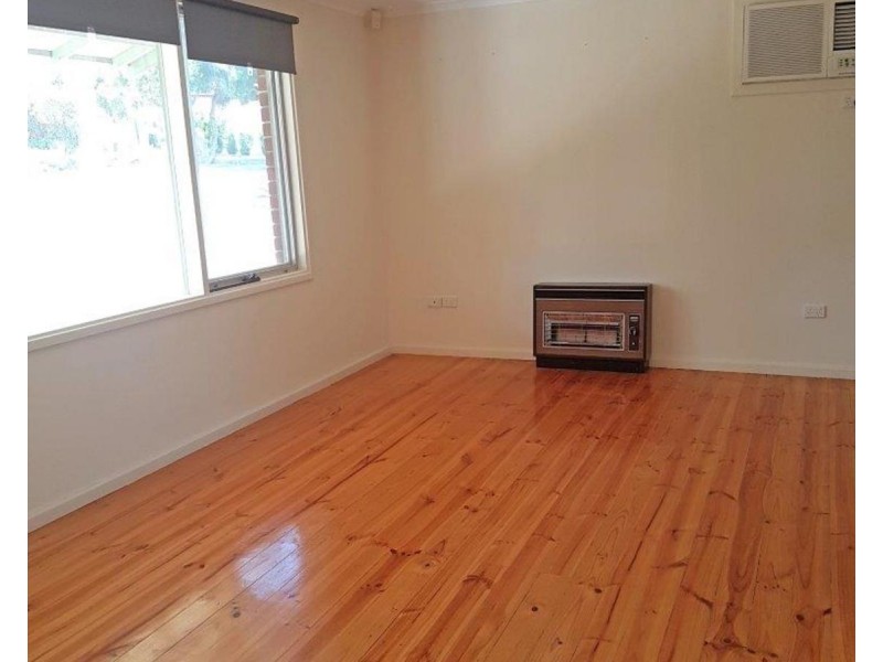 25 Hagen Crescent, Hackham West SA 5163