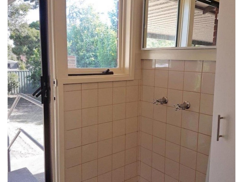 25 Hagen Crescent, Hackham West SA 5163