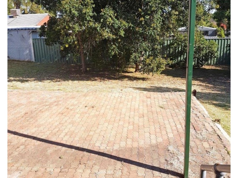 25 Hagen Crescent, Hackham West SA 5163