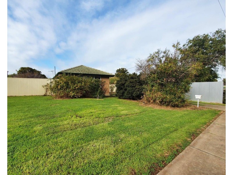 20 Adrian Street, Christie Downs SA 5164