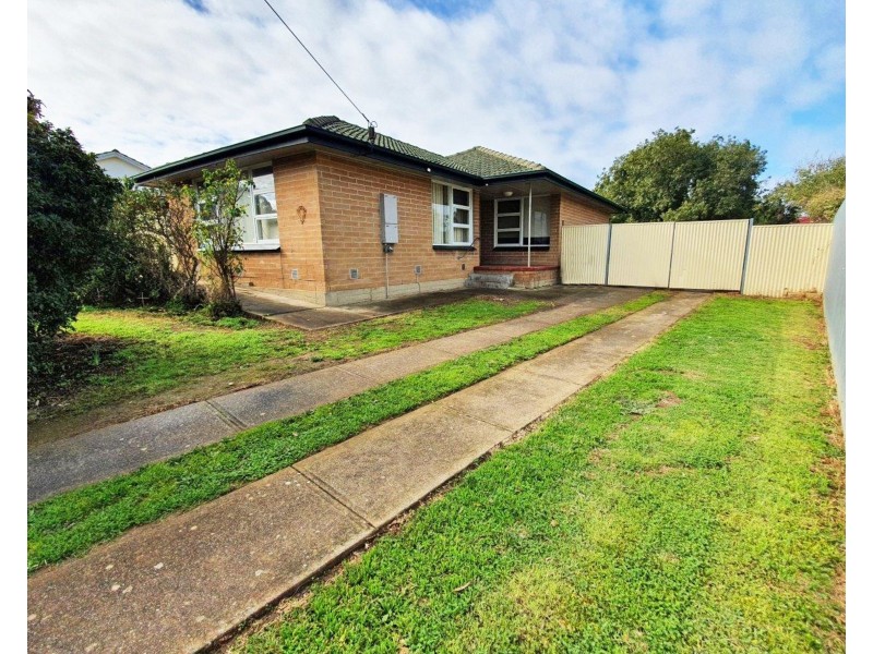 20 Adrian Street, Christie Downs SA 5164