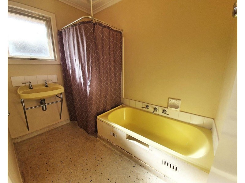 20 Adrian Street, Christie Downs SA 5164