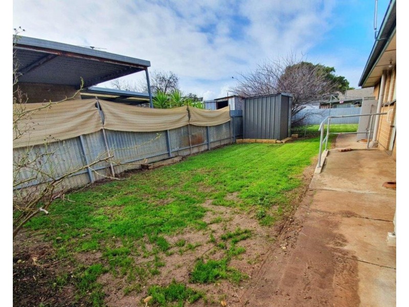 20 Adrian Street, Christie Downs SA 5164