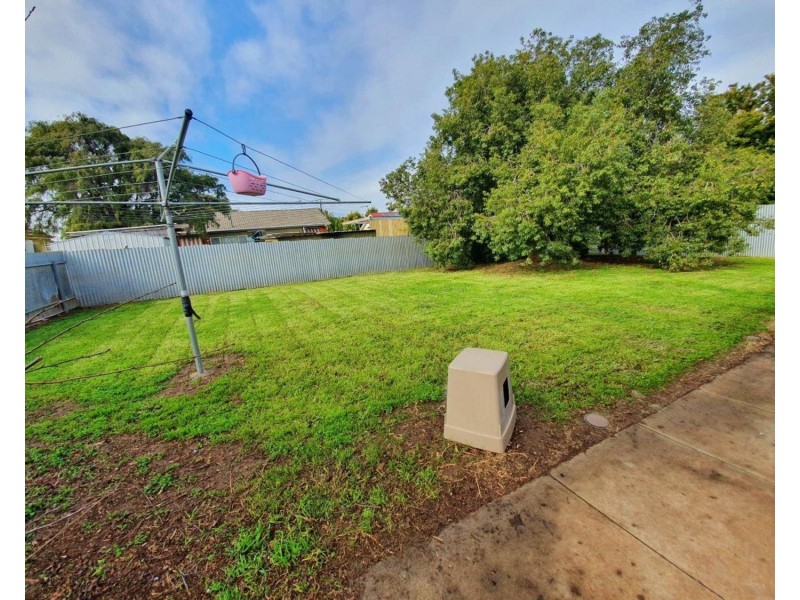 20 Adrian Street, Christie Downs SA 5164