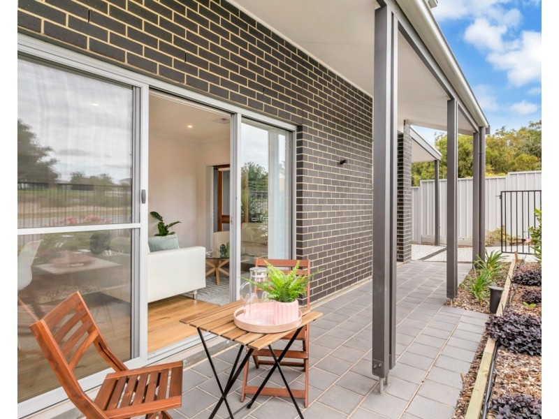 8c Galloway Road, Christies Beach SA 5165