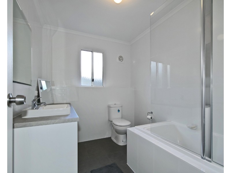 6 & 6a Fourth Avenue, Moana SA 5169