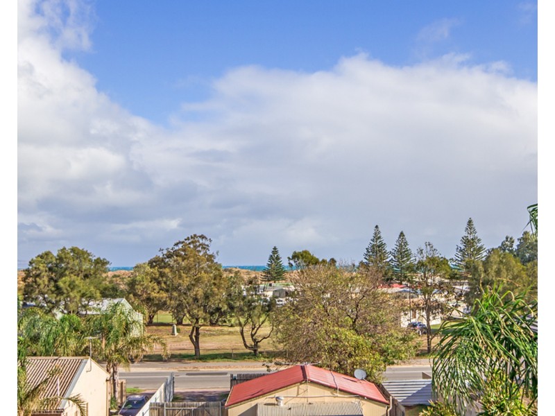 6 & 6a Fourth Avenue, Moana SA 5169