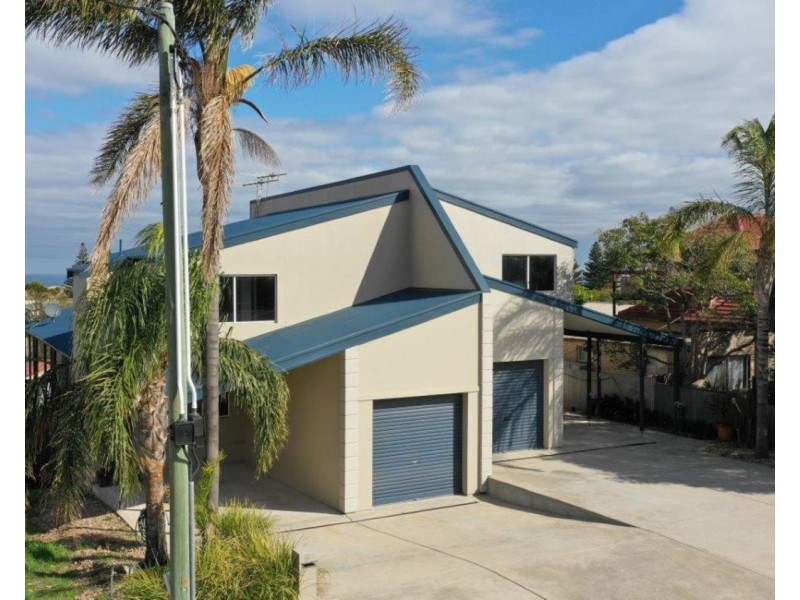 6 & 6a Fourth Avenue, Moana SA 5169