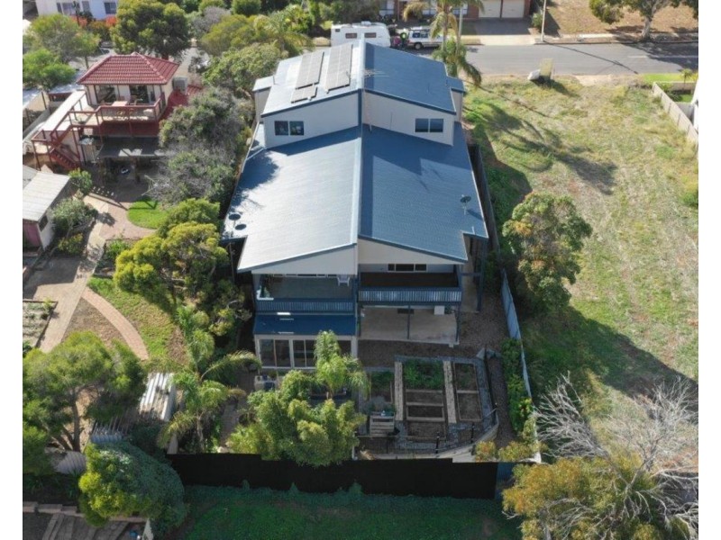 6 & 6a Fourth Avenue, Moana SA 5169