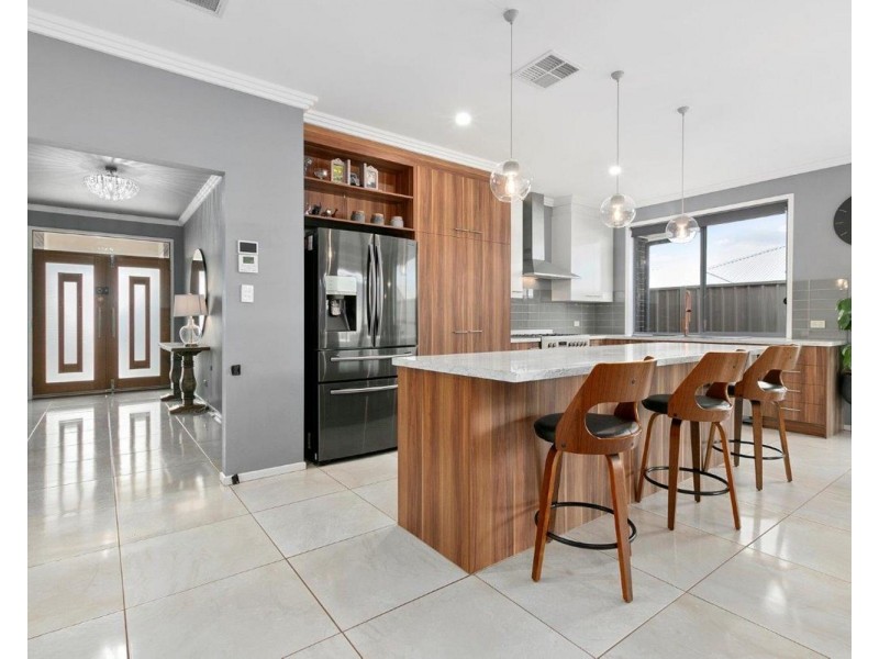 11 Bondi Drive, Seaford Rise SA 5169