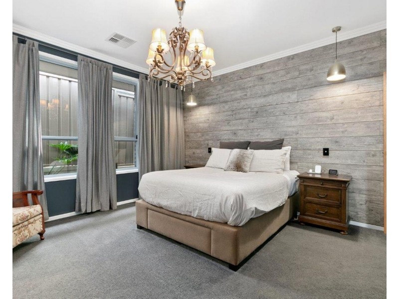 11 Bondi Drive, Seaford Rise SA 5169