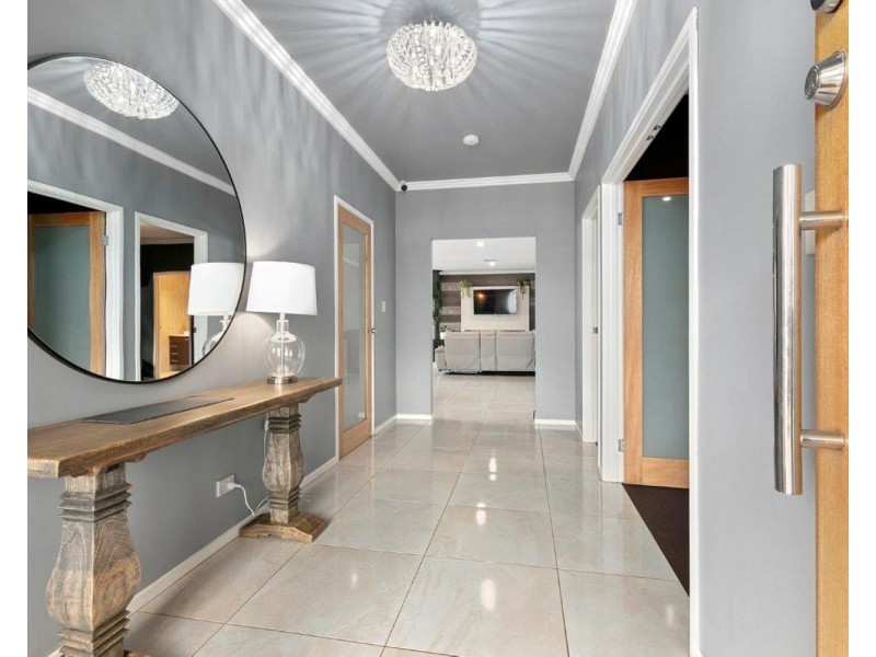 11 Bondi Drive, Seaford Rise SA 5169