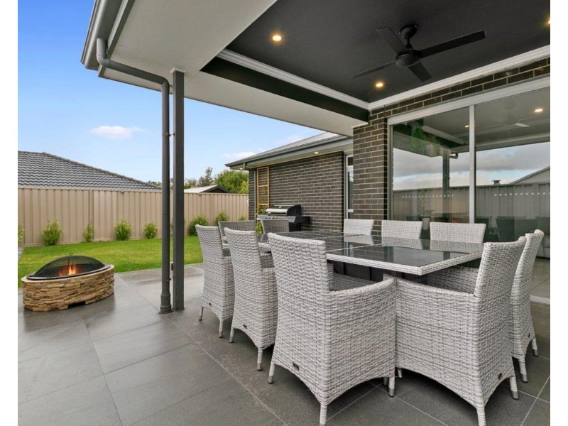 11 Bondi Drive, Seaford Rise SA 5169