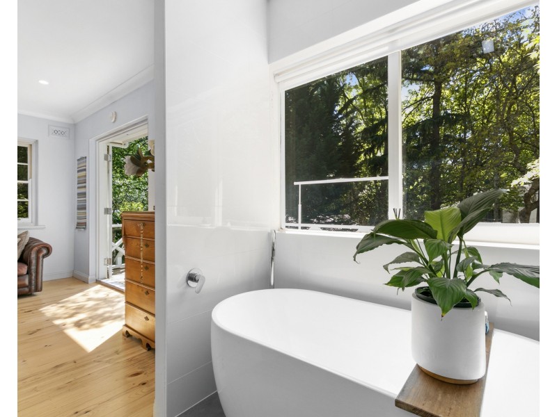 25 Longwood Drive, Stirling SA 5152