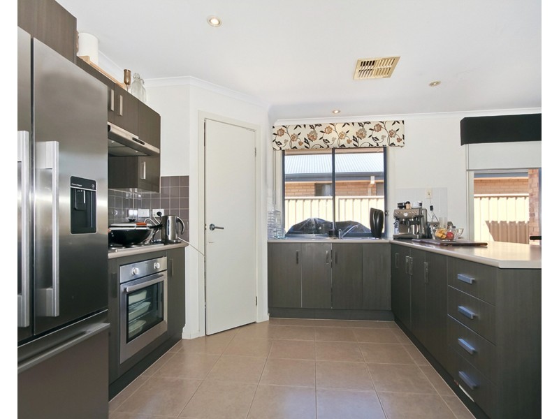 15 Flag Street, Seaford Meadows SA 5169
