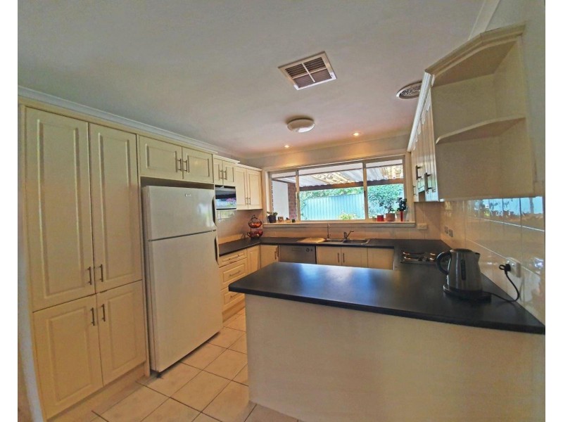 4 Iona Road, Aberfoyle Park SA 5159