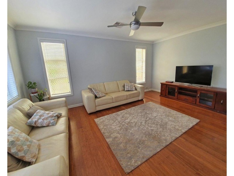 4 Iona Road, Aberfoyle Park SA 5159