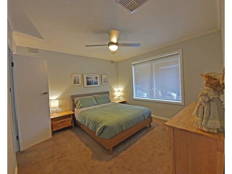 4 Iona Road, Aberfoyle Park SA 5159