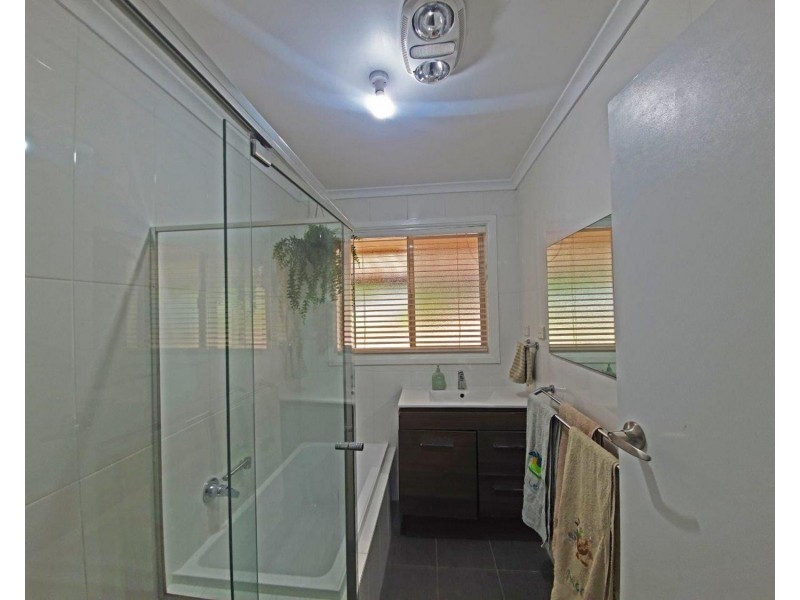 4 Iona Road, Aberfoyle Park SA 5159