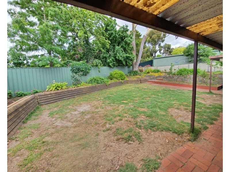 4 Iona Road, Aberfoyle Park SA 5159