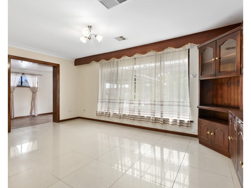 12 Candover Crescent, Huntfield Heights SA 5163
