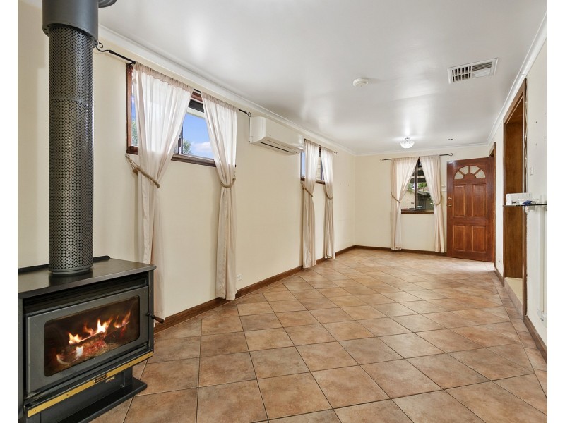 12 Candover Crescent, Huntfield Heights SA 5163
