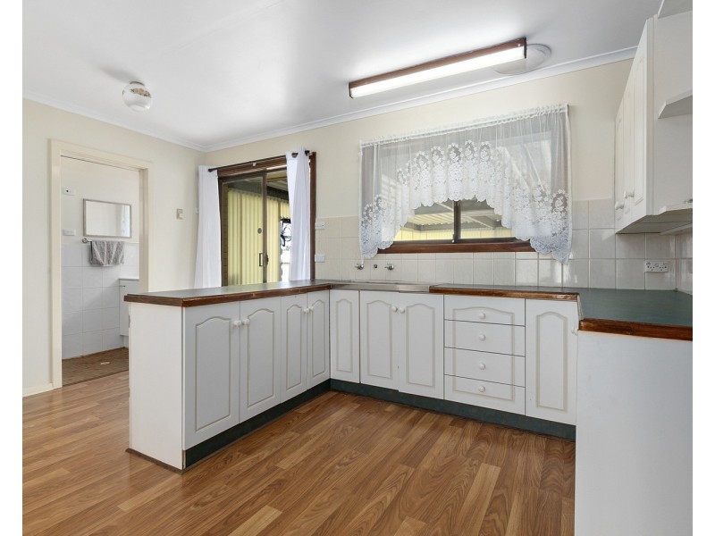 12 Candover Crescent, Huntfield Heights SA 5163