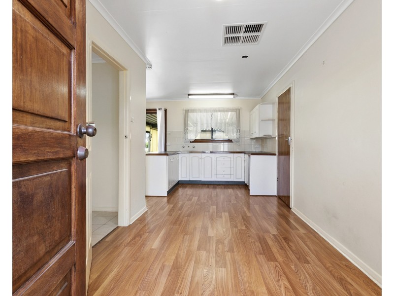 12 Candover Crescent, Huntfield Heights SA 5163