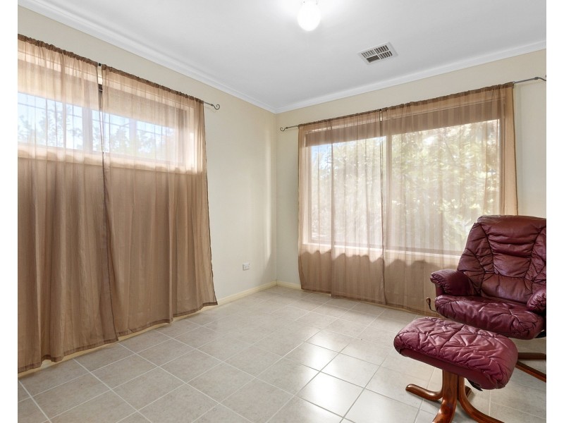 12 Candover Crescent, Huntfield Heights SA 5163
